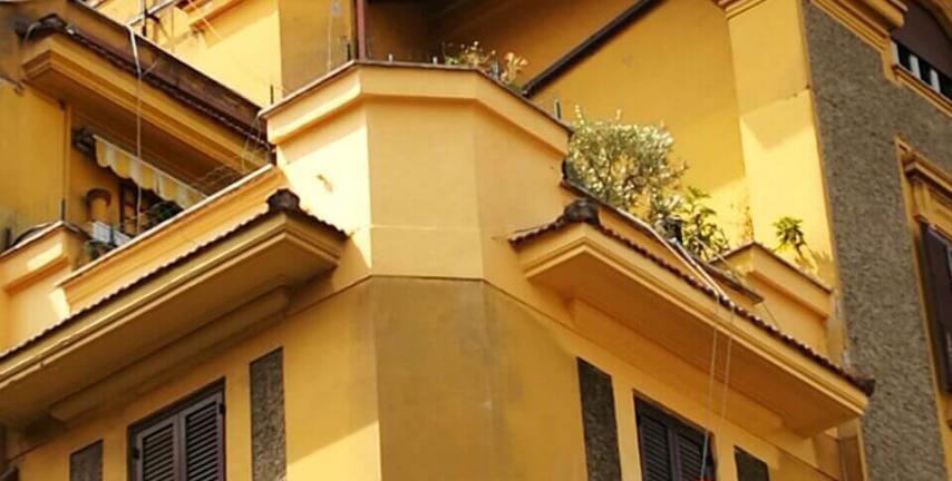 Risanamento dell�intonaco esterno di facciata, dei cornicioni e dei balconi